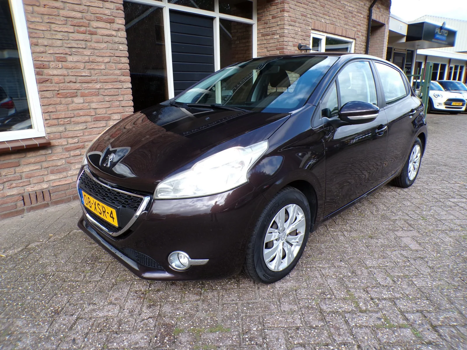 Peugeot 208 (2012) — foto 1