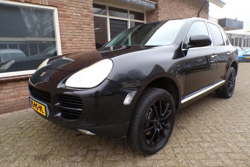 Porsche Cayenne (2004)