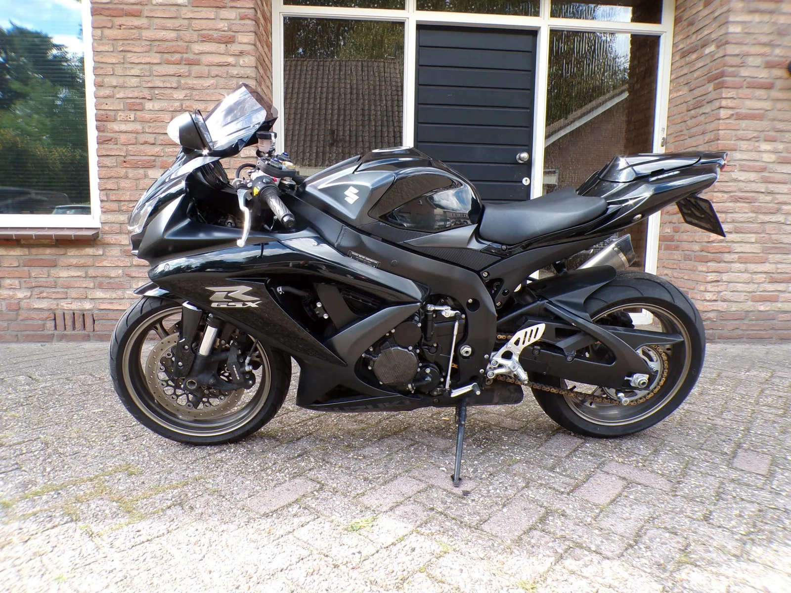 Suzuki GSX-R750 (2010) — foto 1