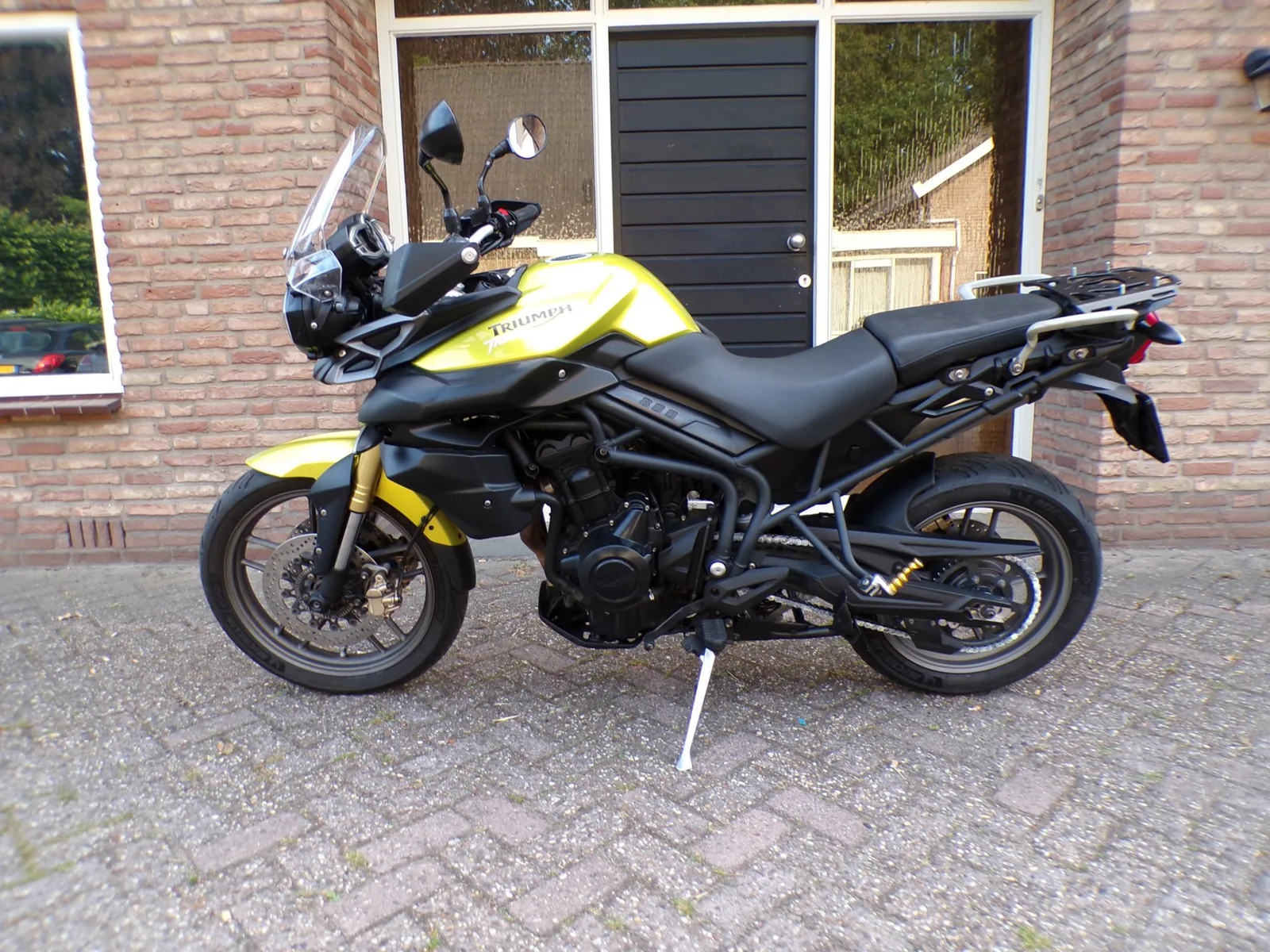 Triumph Tiger 800 (2011) — foto 1