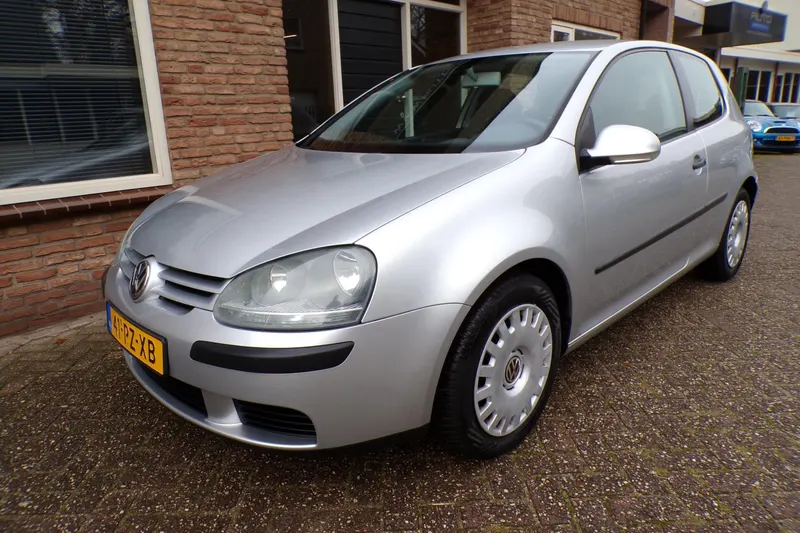 Volkswagen Golf (2005)