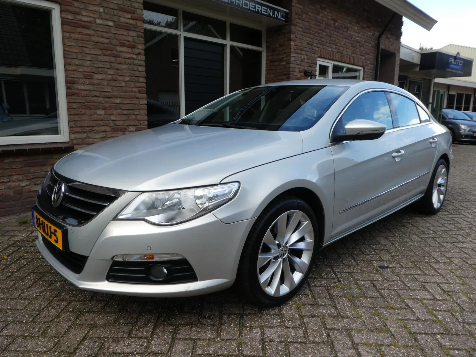 Volkswagen Passat (2009) — foto 1