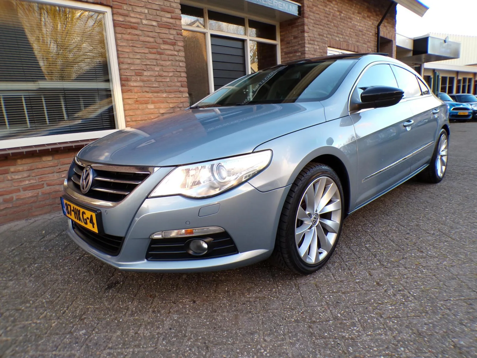 Volkswagen Passat (2009) — foto 1