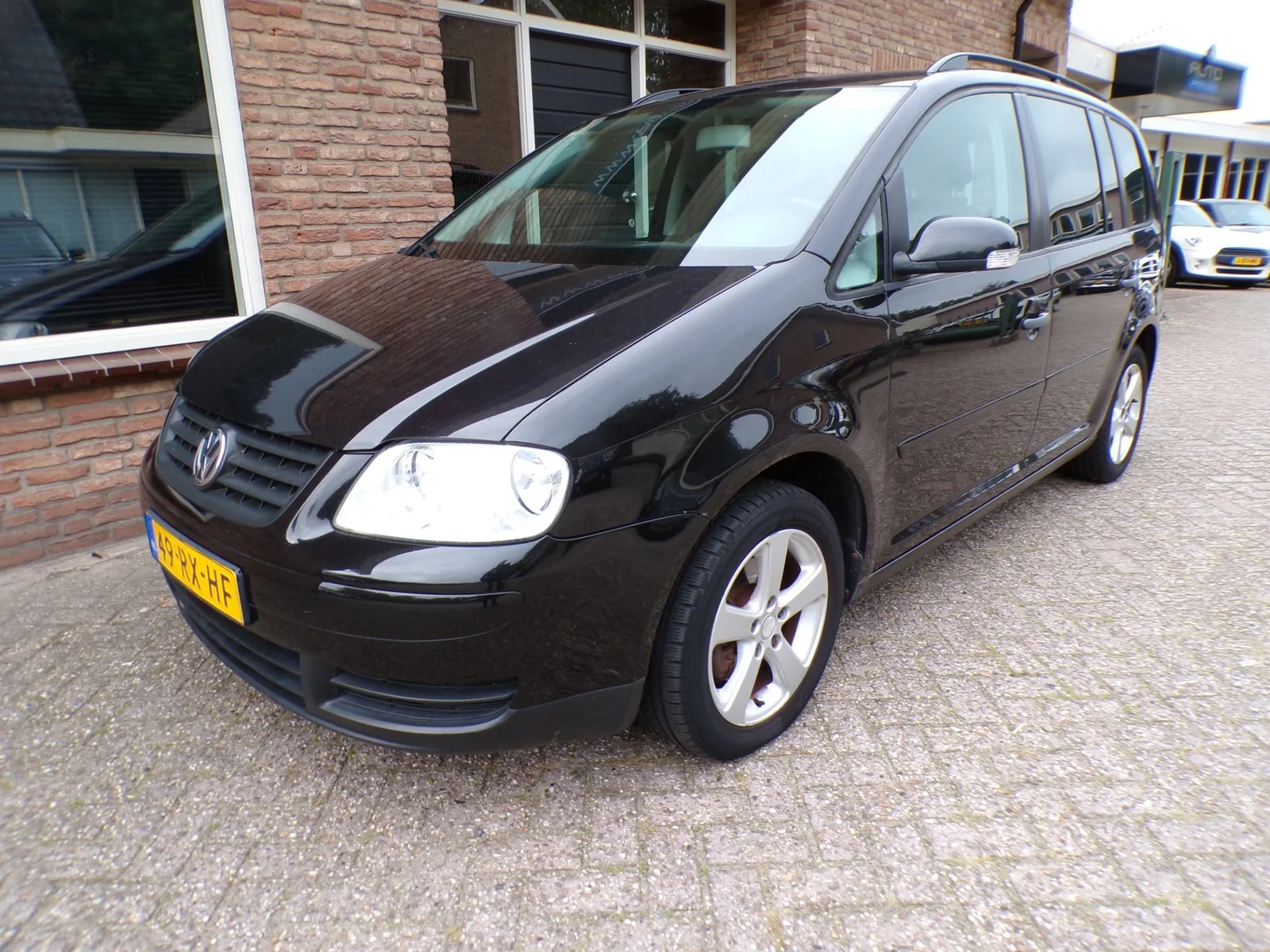 Volkswagen Touran (2005) — foto 1
