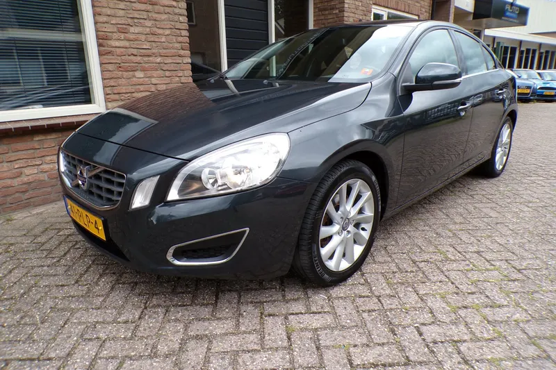 Volvo S60 (2011)