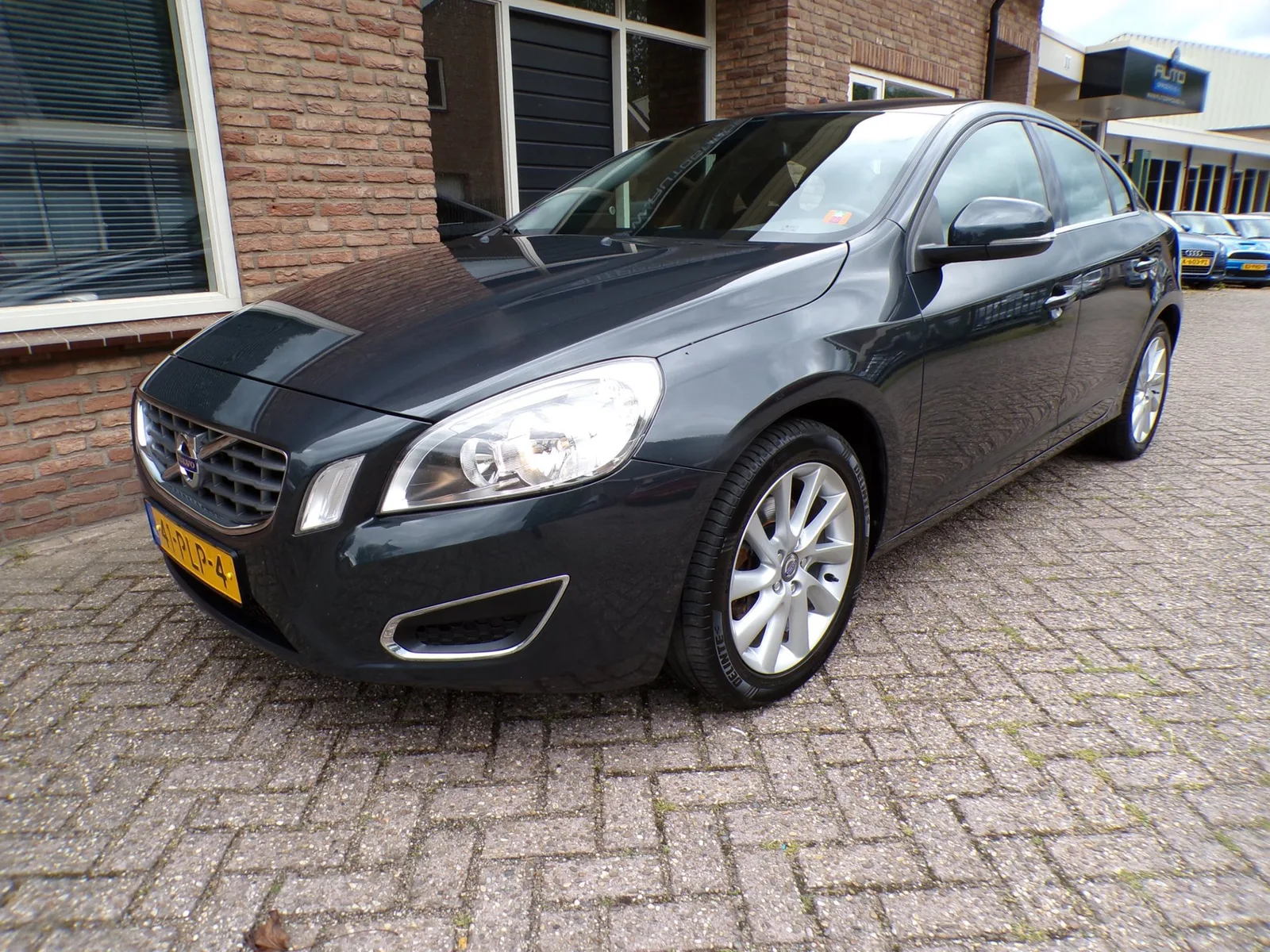 Volvo S60 (2011) — foto 1