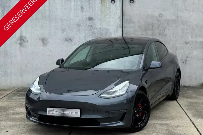 Tesla Model 3 (2019)