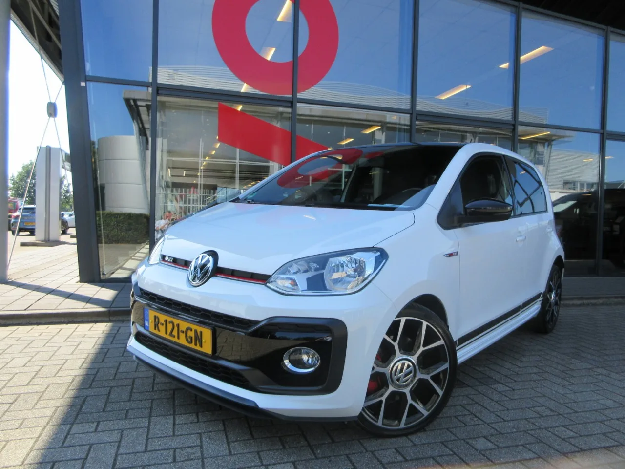Volkswagen Up! (2018) — foto 1