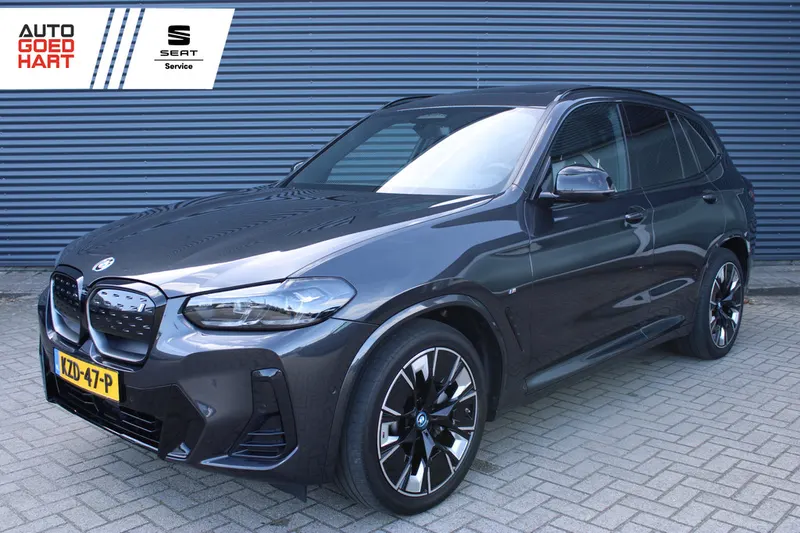 BMW iX3 (2023)