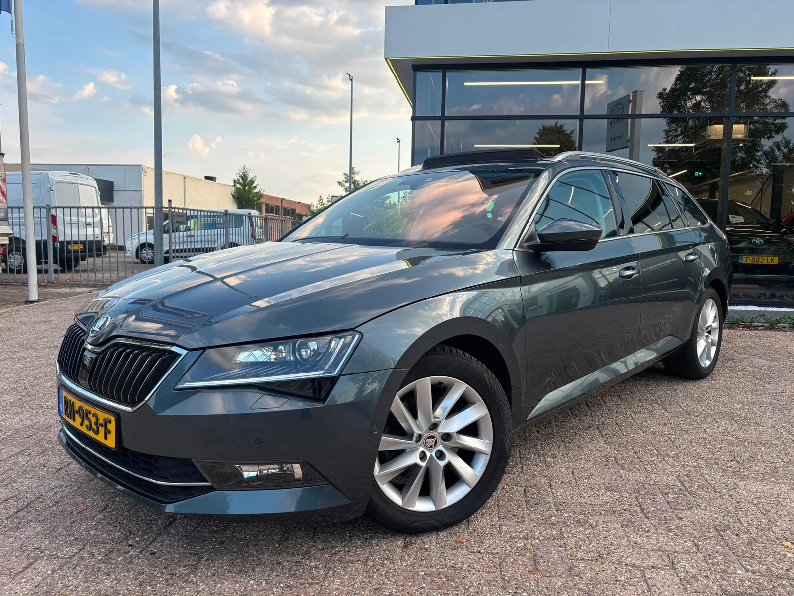 Škoda Superb (2018) — foto 1