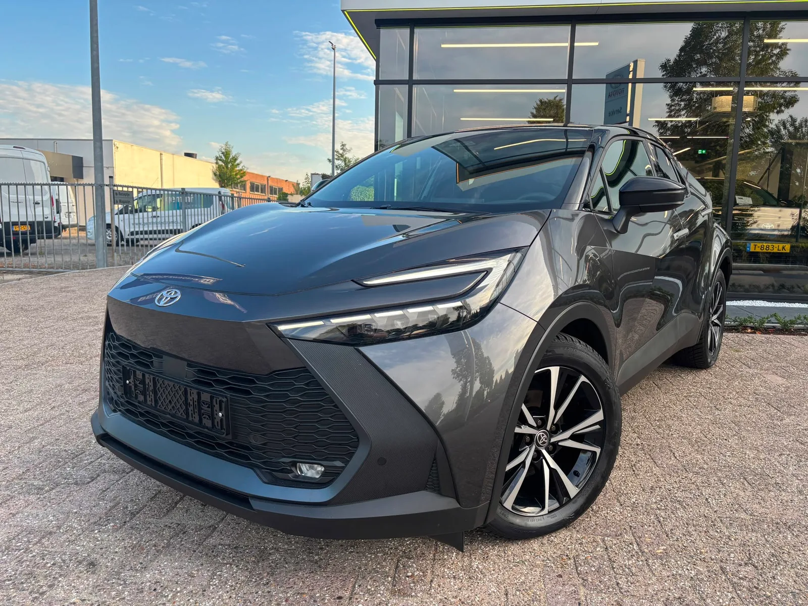 Toyota C-HR (2025) — foto 1