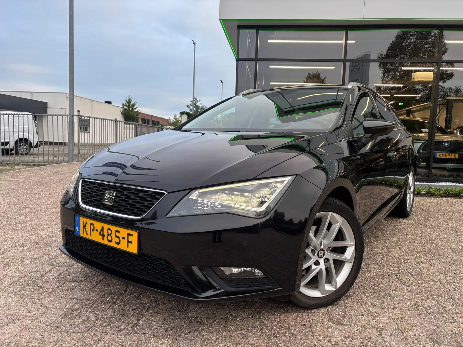SEAT Leon (2016) — foto 1