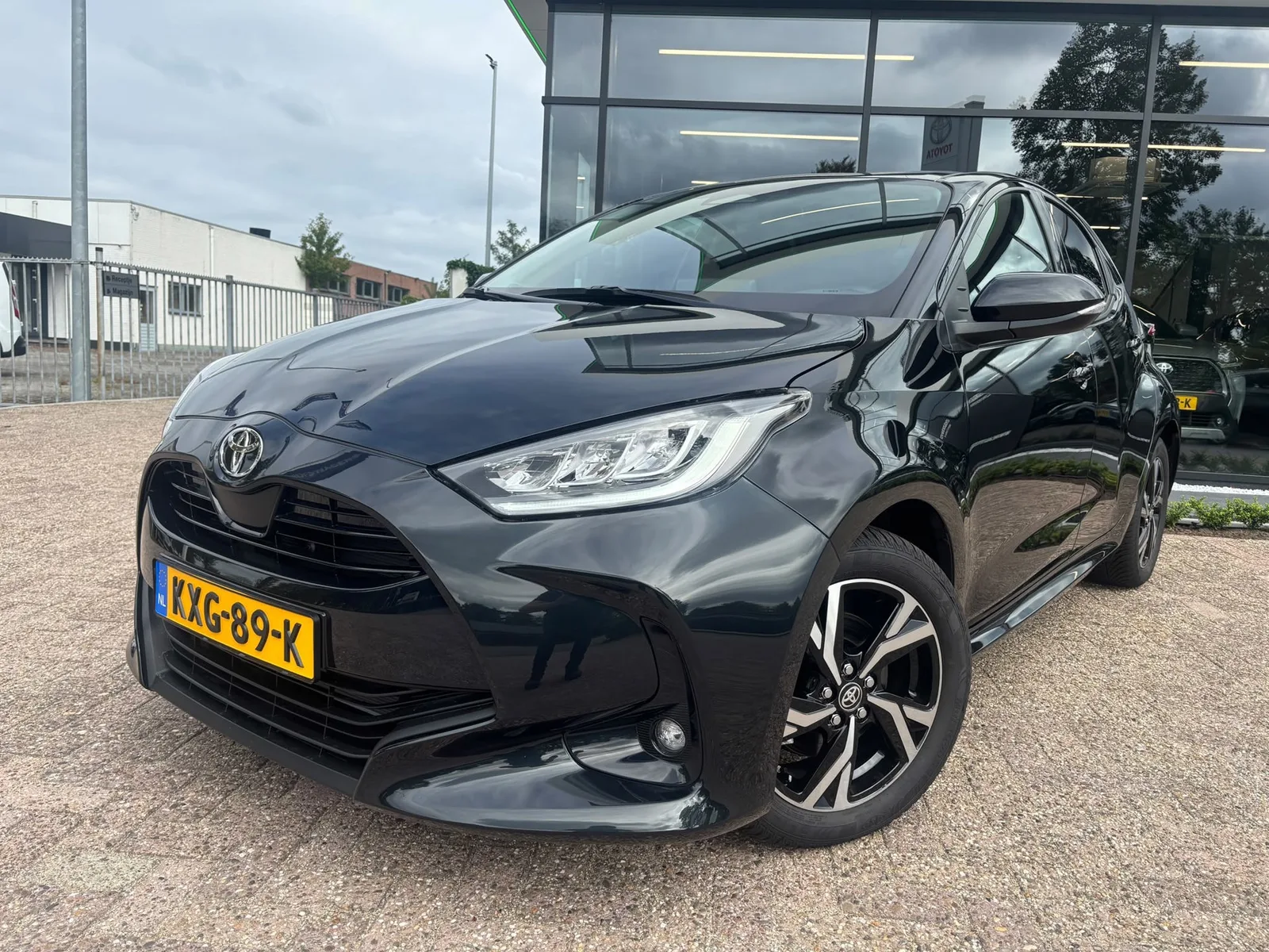 Toyota Yaris (2025) — foto 1