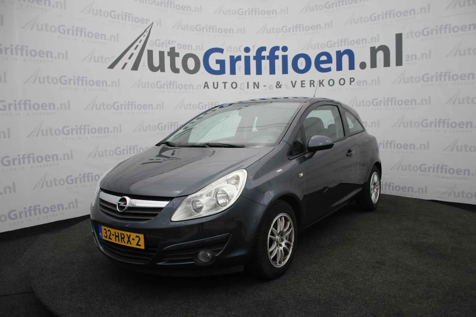 Opel Corsa (2009) — foto 1