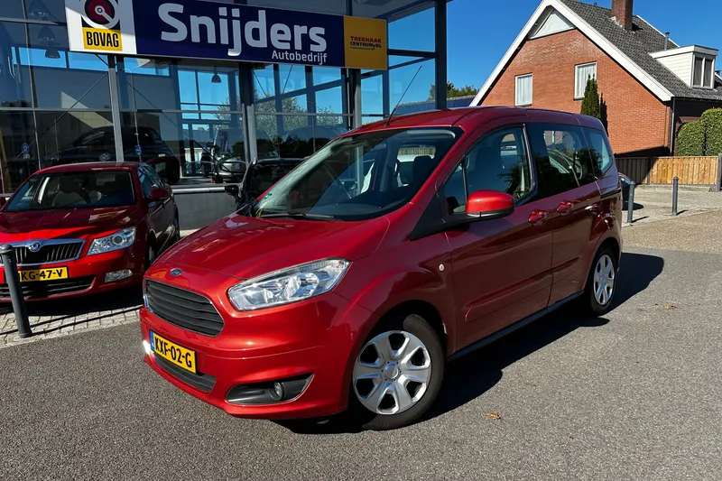 Ford Tourneo Courier (2015)
