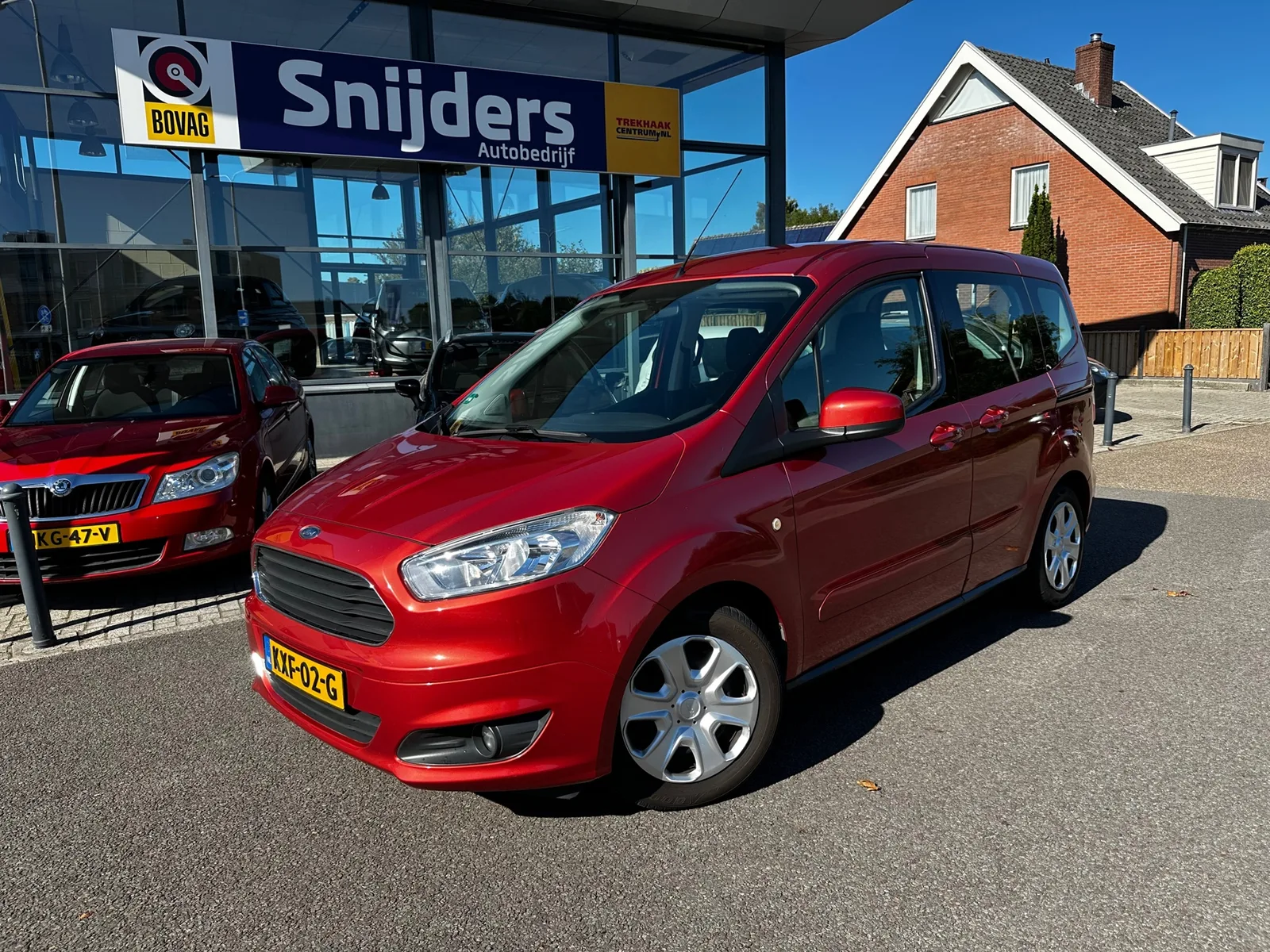 Ford Tourneo Courier (2015) — foto 1