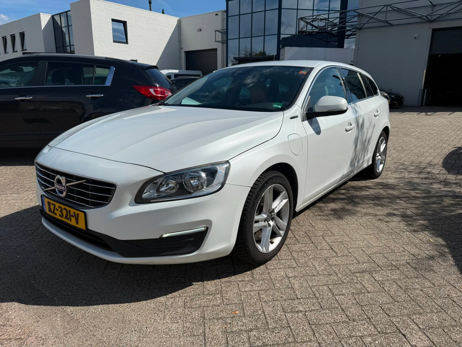 Volvo V60 (2016) — foto 1