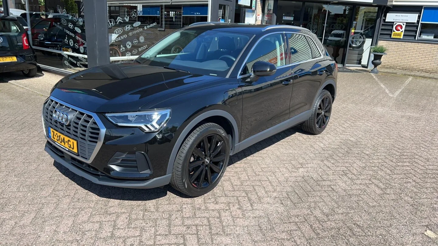 Audi Q3 (2022) — foto 1