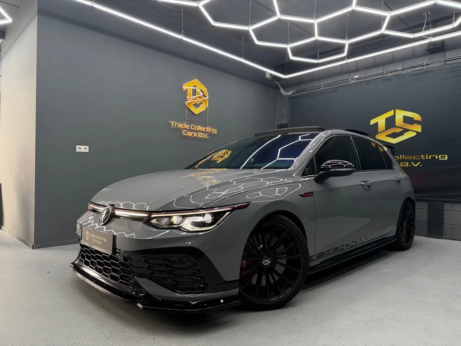 Volkswagen Golf (2022) — foto 1