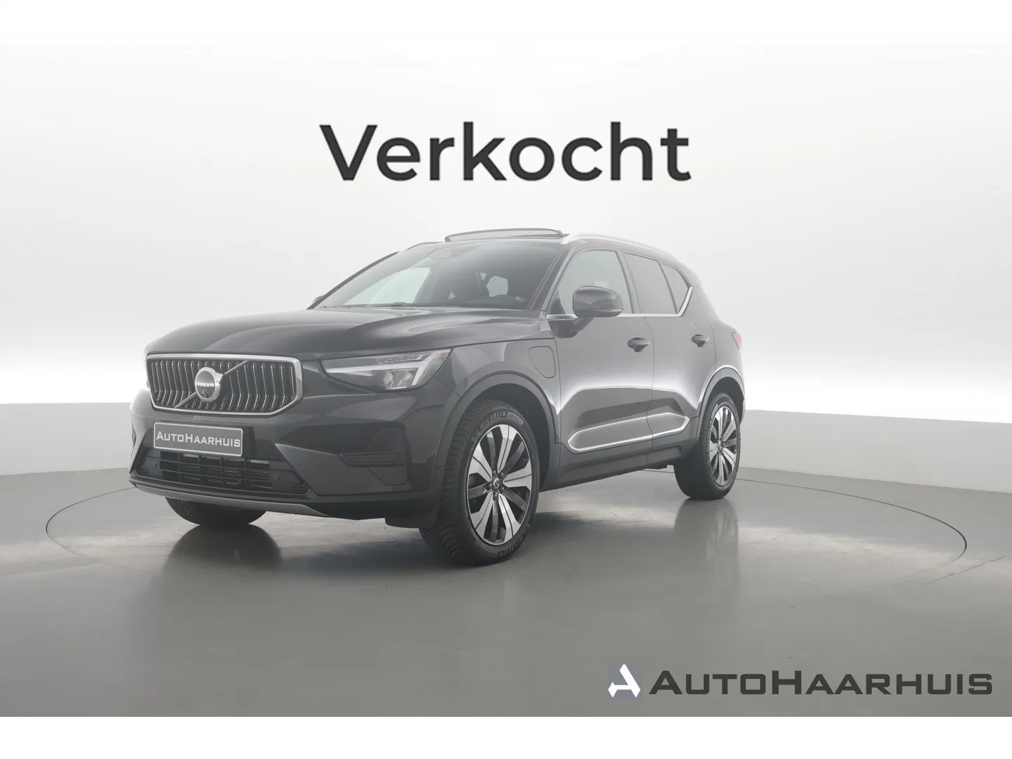 Volvo XC40 (2023) — foto 1