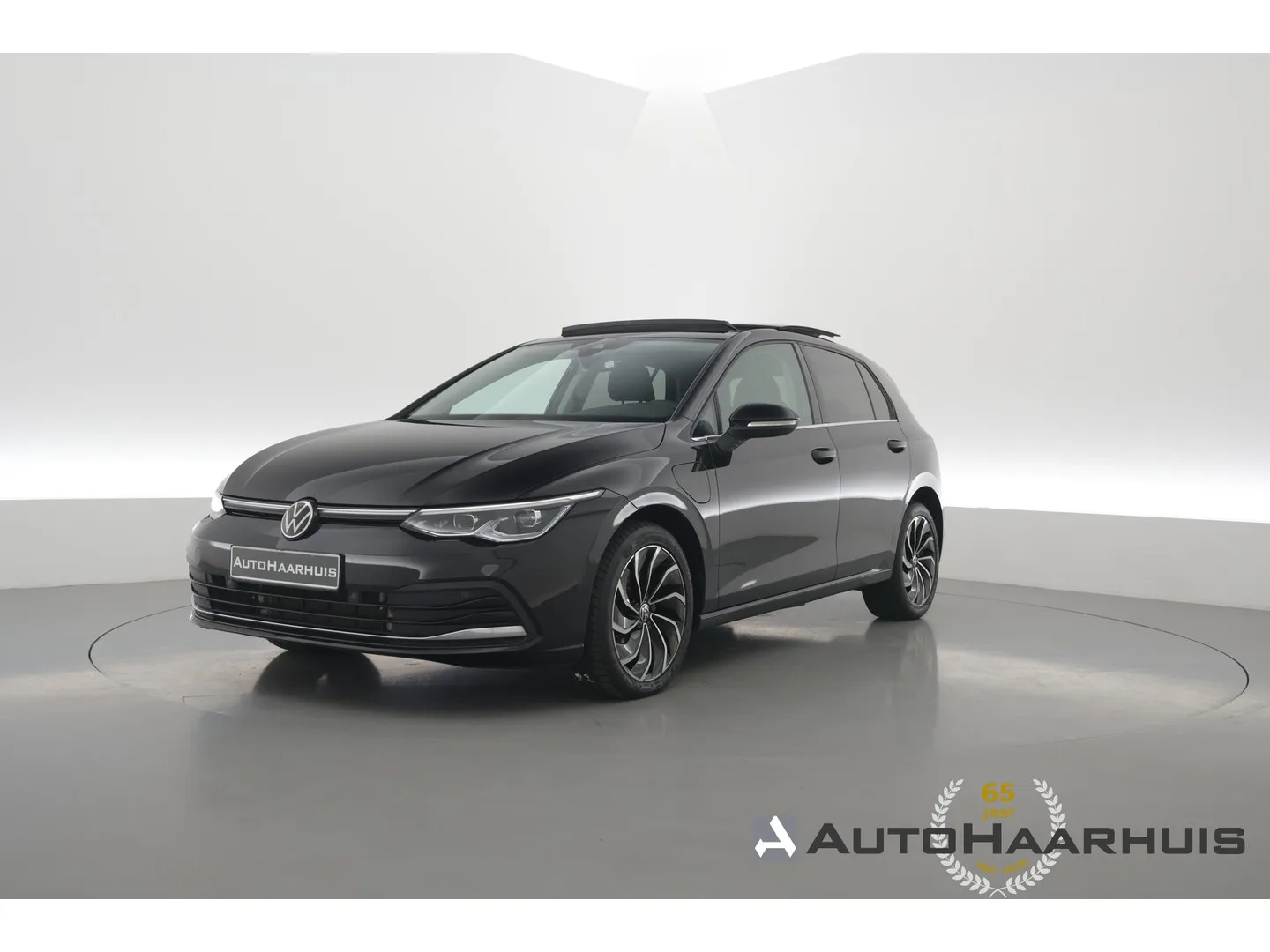 Volkswagen Golf (2022) — foto 1