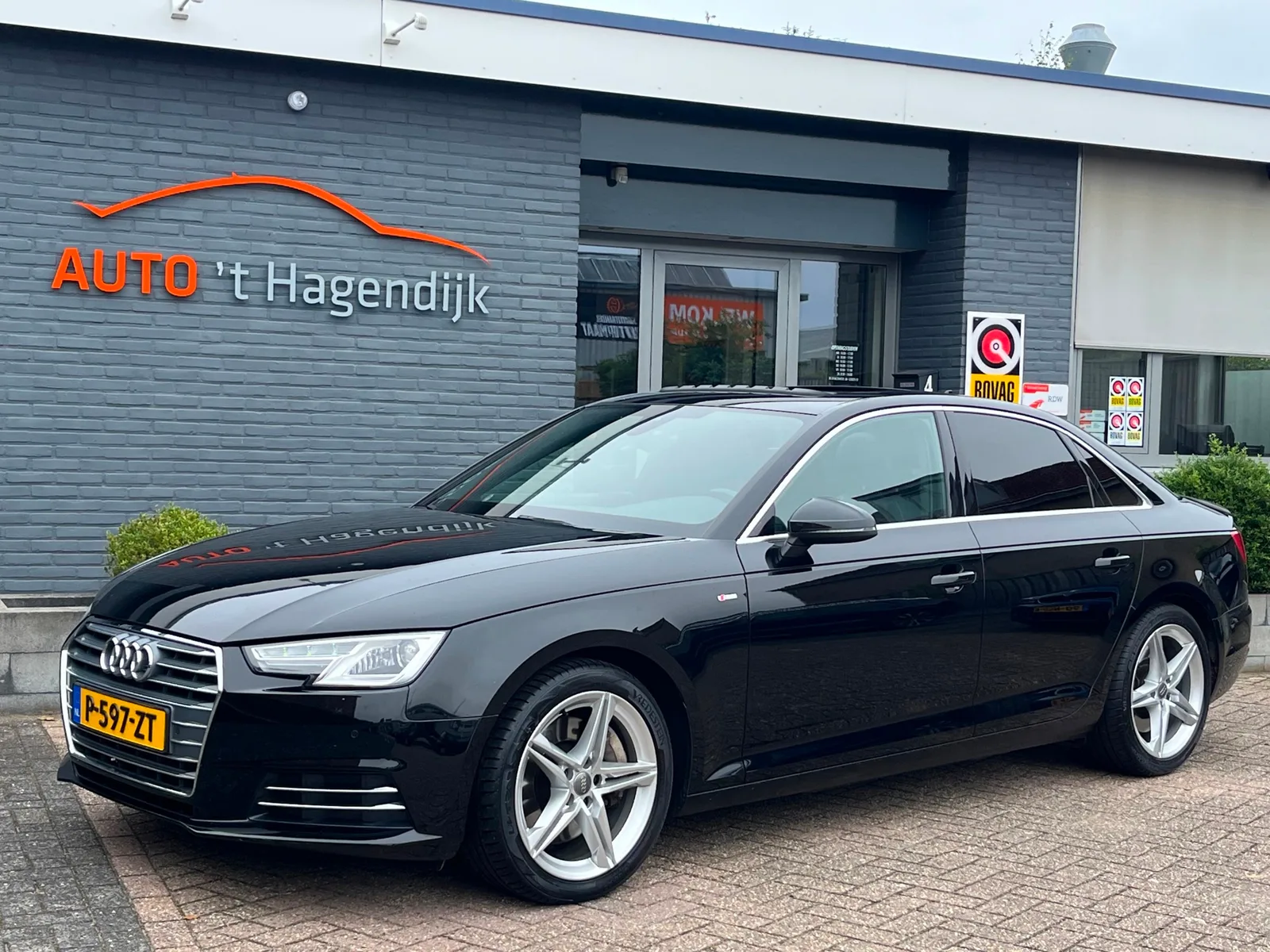 Audi A4 (2018) — foto 1