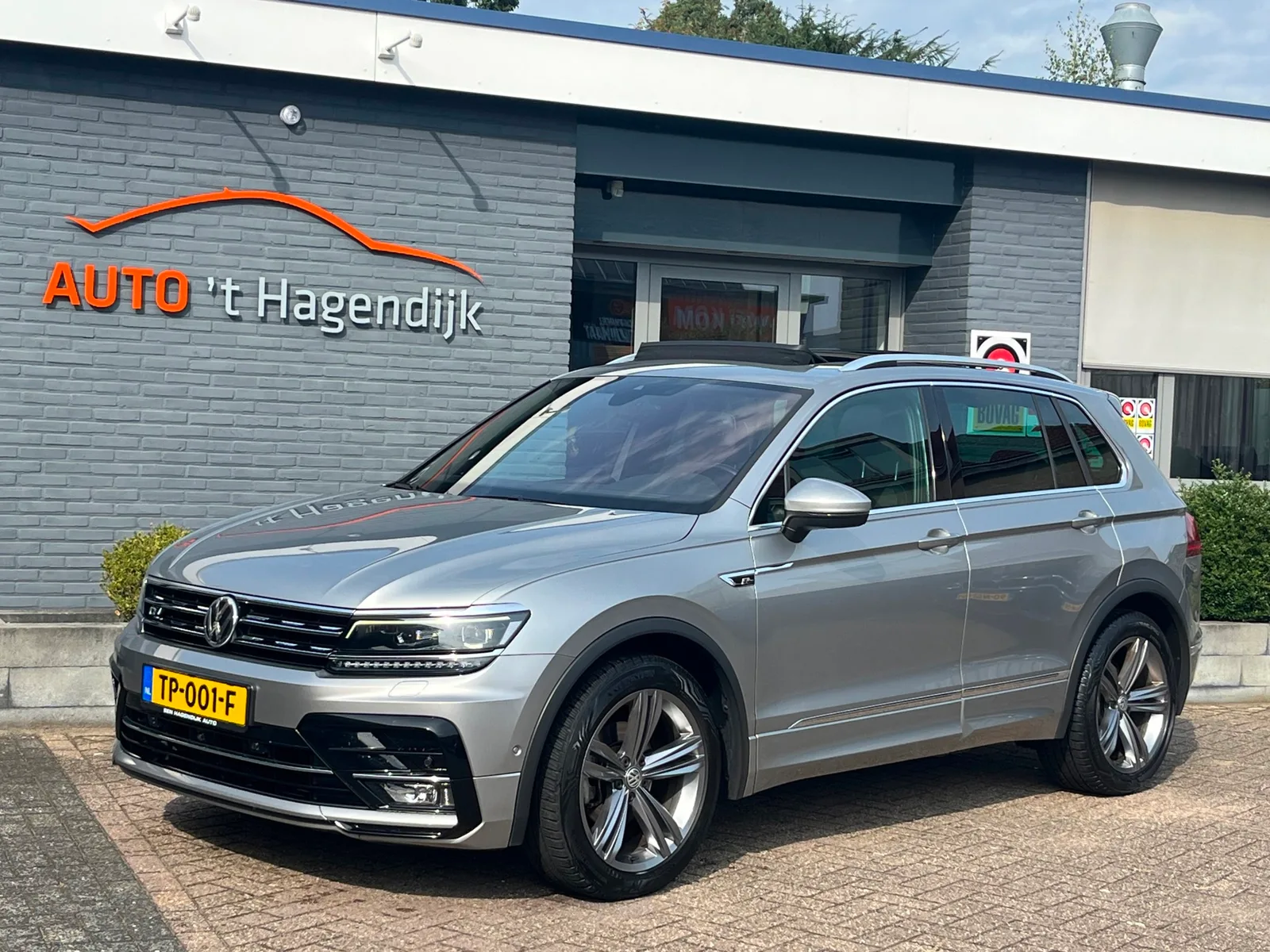 Volkswagen Tiguan (2018) — foto 1