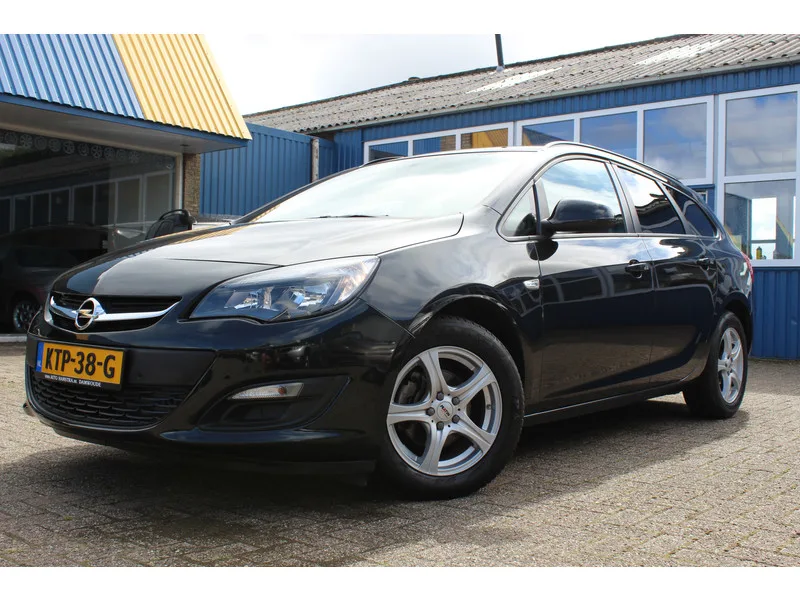 Opel Astra (2015) — foto 1