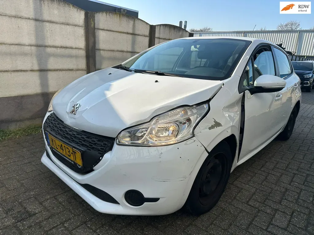 Peugeot 208 (2014) — foto 1