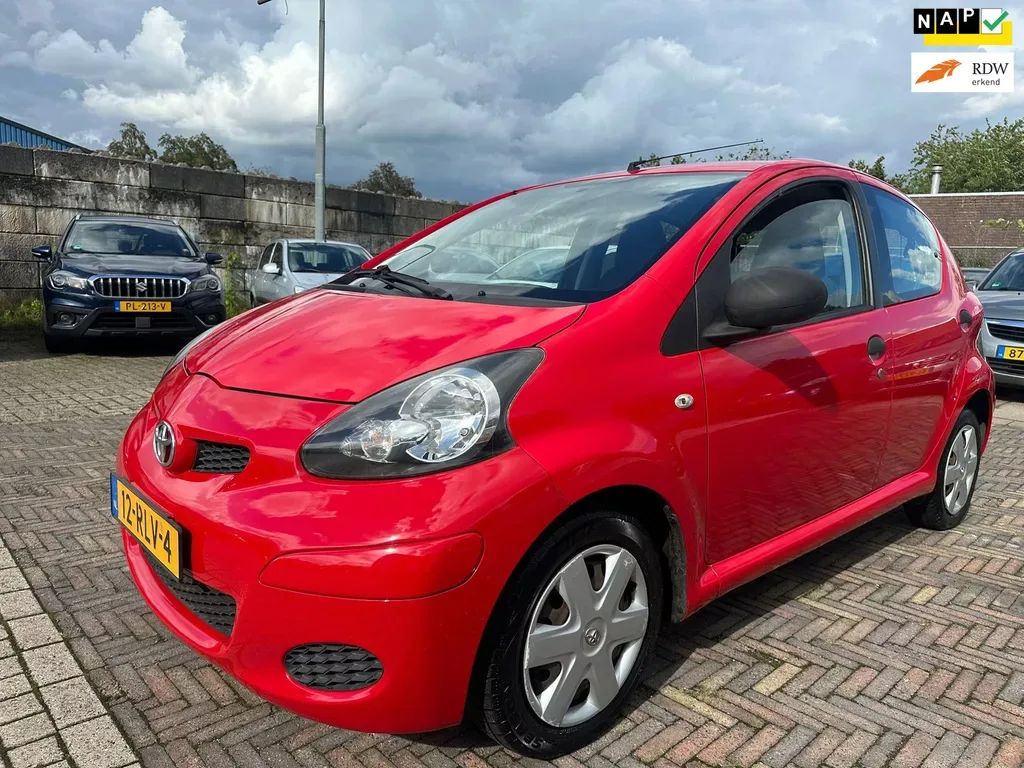 Toyota Aygo (2011) — foto 1