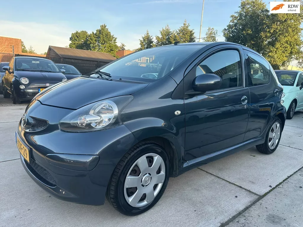 Toyota Aygo (2008) — foto 1