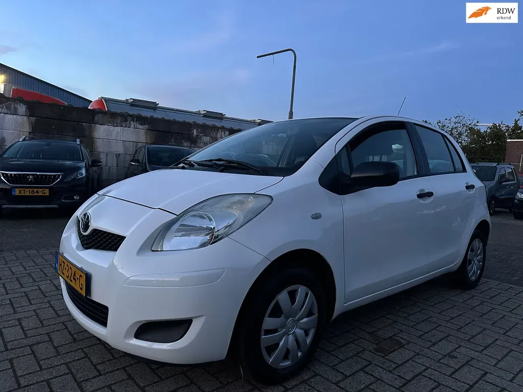 Toyota Yaris (2009) — foto 1