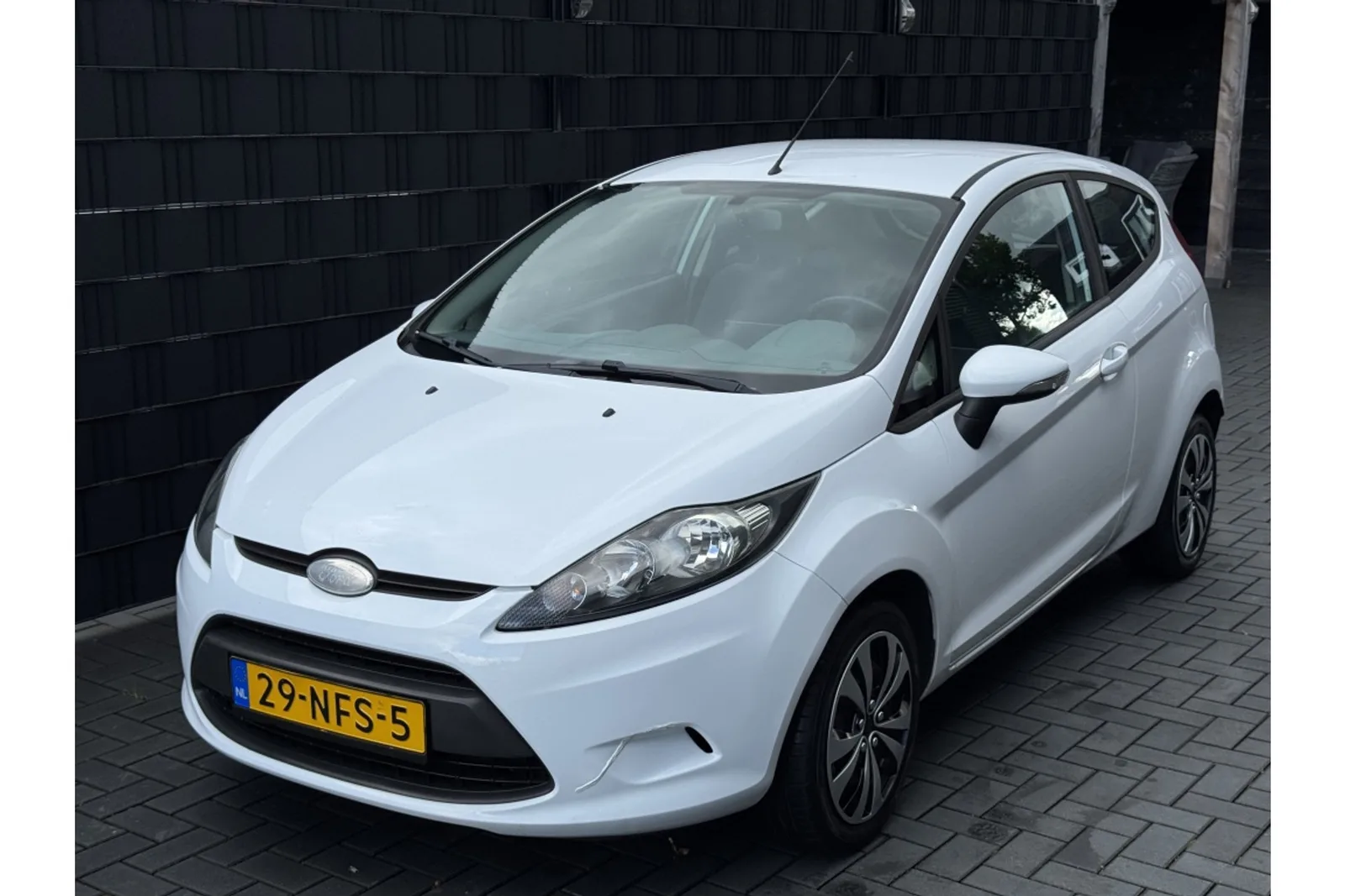 Ford Fiesta (2010) — foto 1