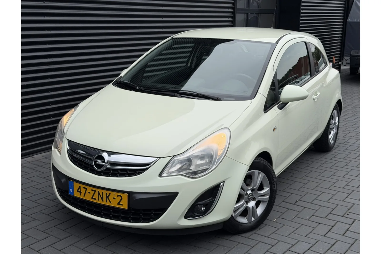 Opel Corsa (2012) — foto 1