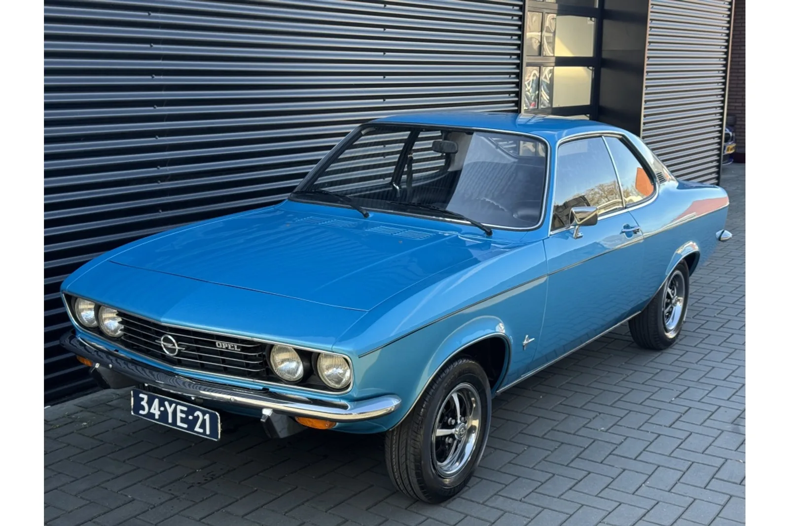 Opel Manta (1975) — foto 1