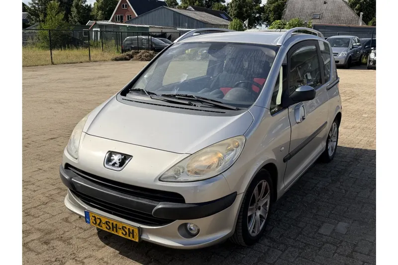 Peugeot 1007 (2006)