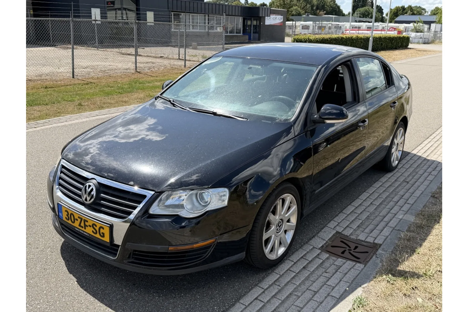 Volkswagen Passat (2008) — foto 1