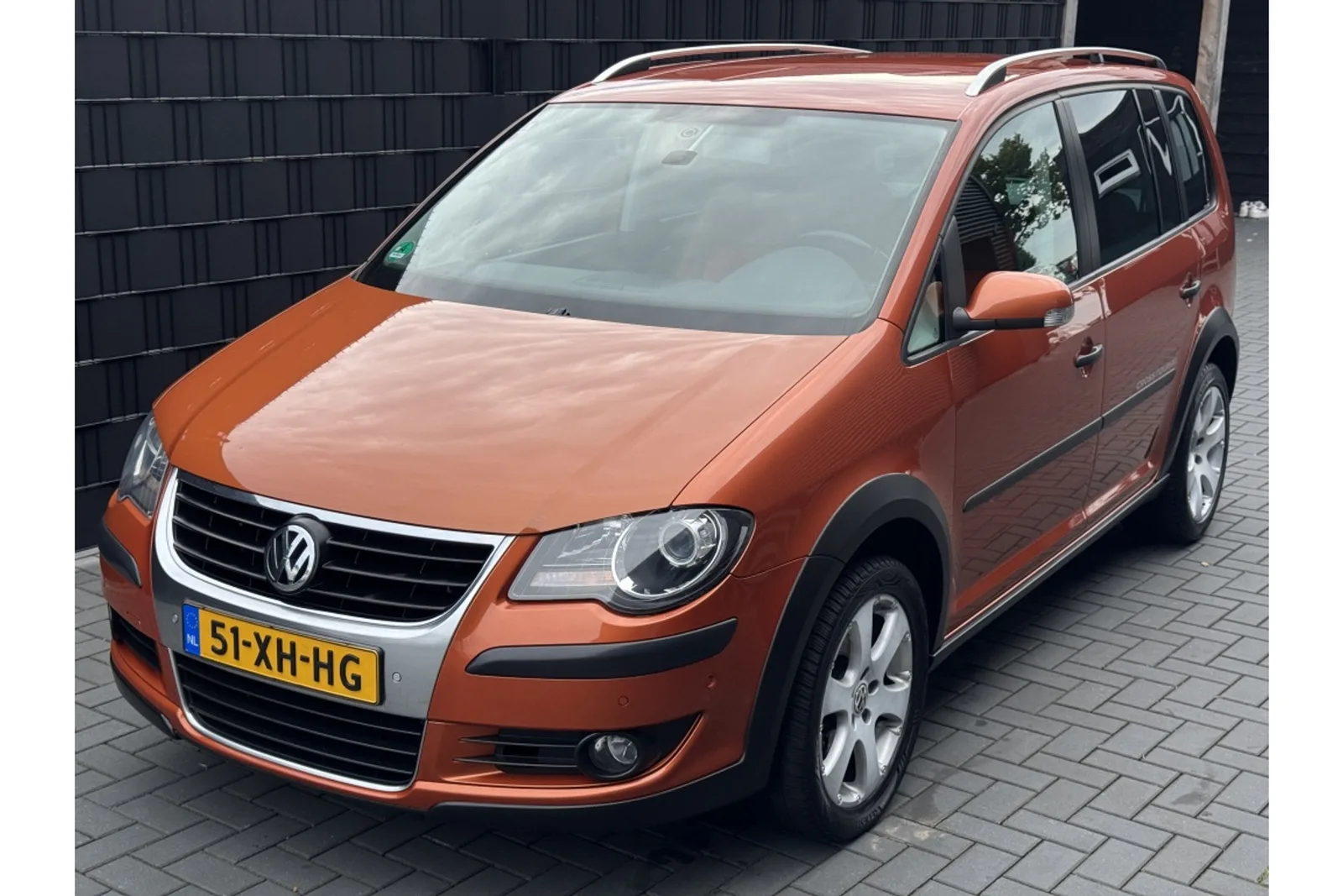 Volkswagen Touran (2007) — foto 1
