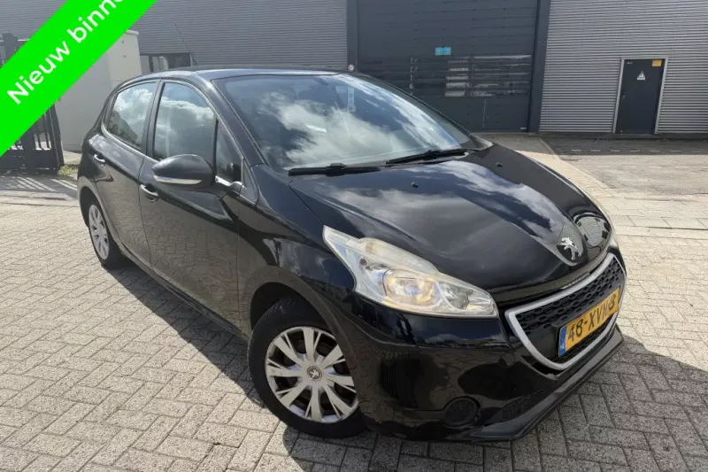 Peugeot 208 (2012)