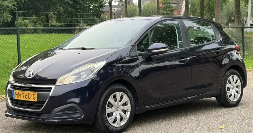 Peugeot 208 (2015) — foto 1