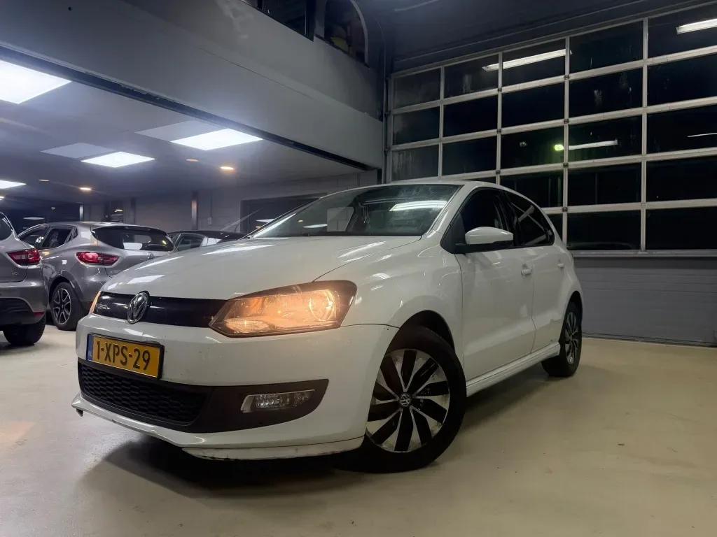 Volkswagen Polo (2014) — foto 1