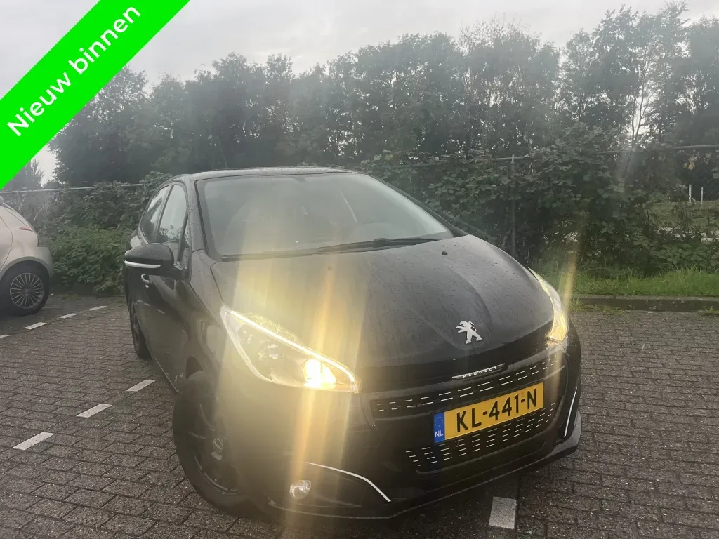 Peugeot 208 (2016) — foto 1