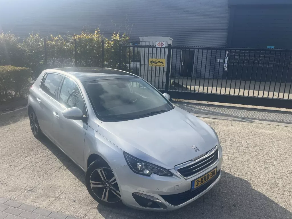 Peugeot 308 (2014) — foto 1