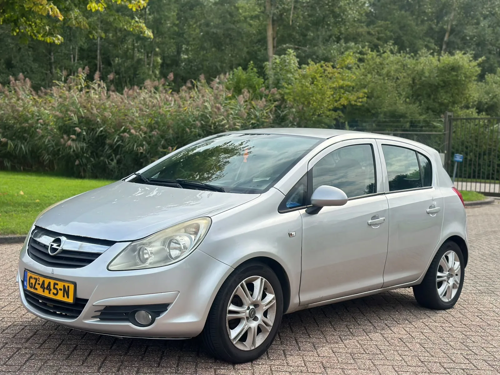 Opel Corsa (2009) — foto 1