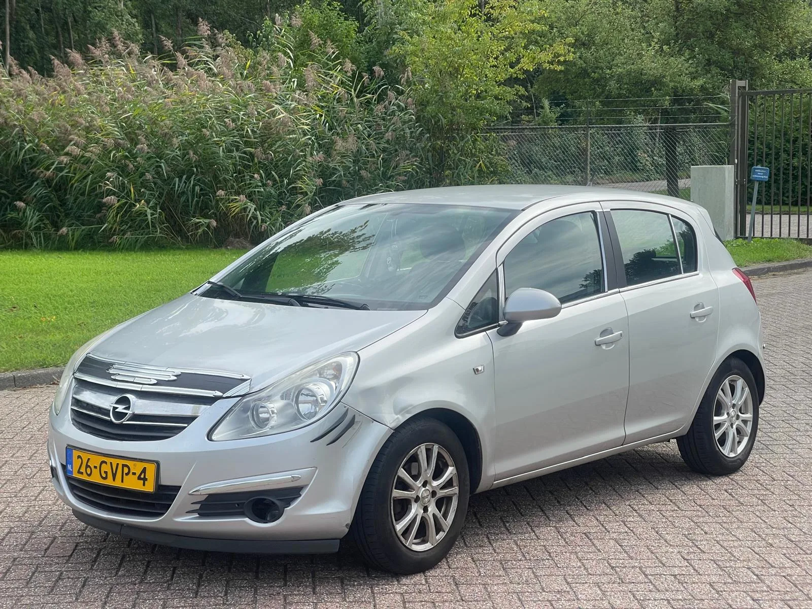 Opel Corsa (2008) — foto 1