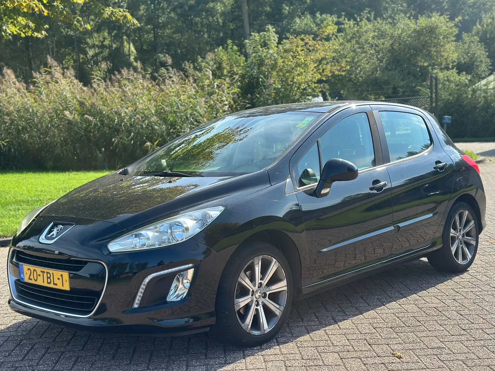 Peugeot 308 (2012) — foto 1