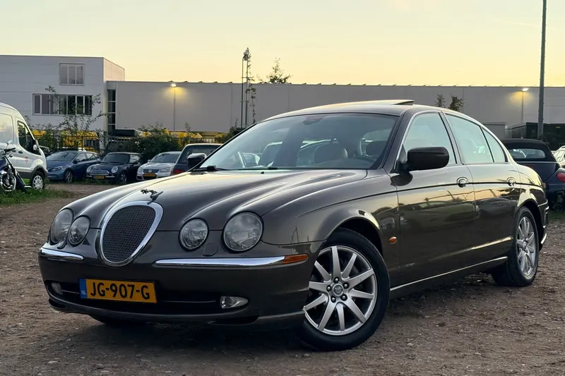Jaguar S-Type (2001)