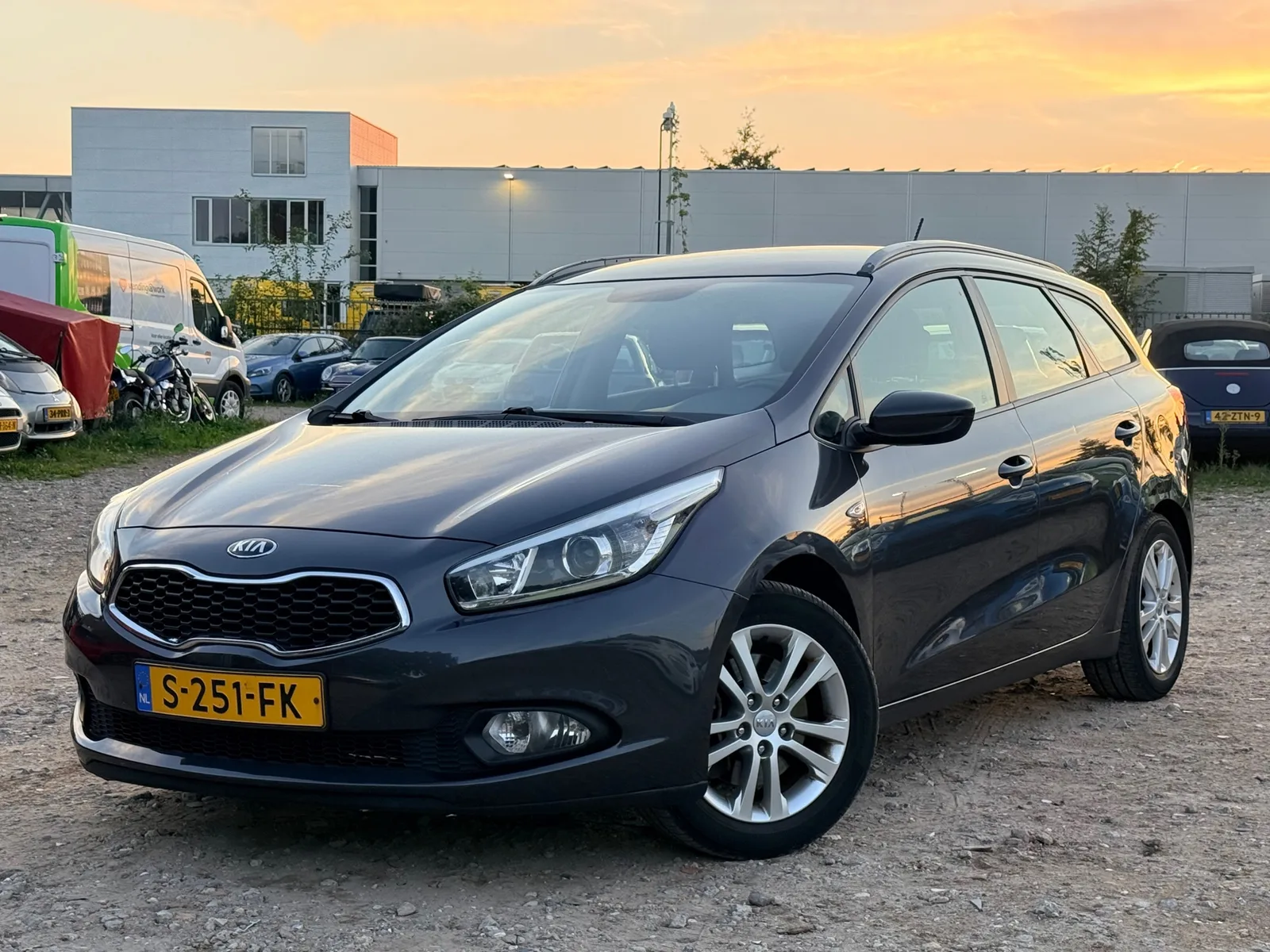 Kia Ceed (2013) — foto 1