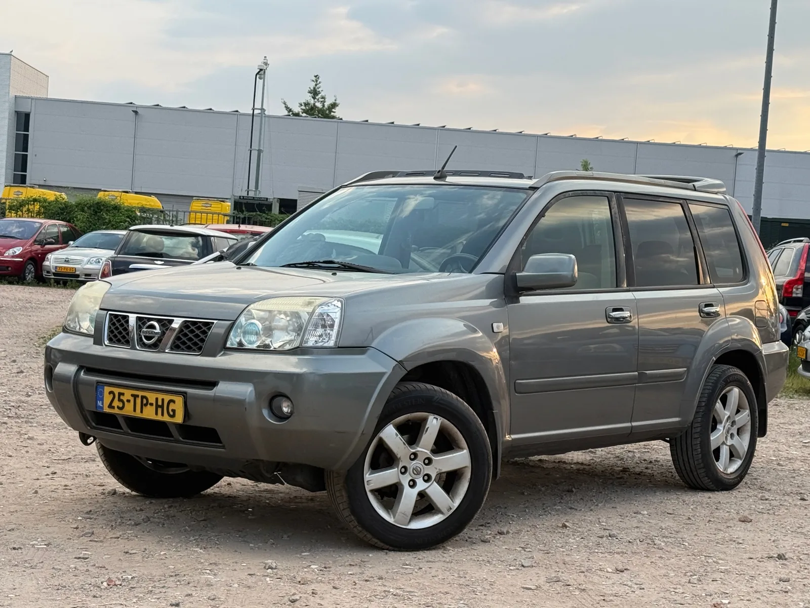 Nissan X-Trail (2006) — foto 1