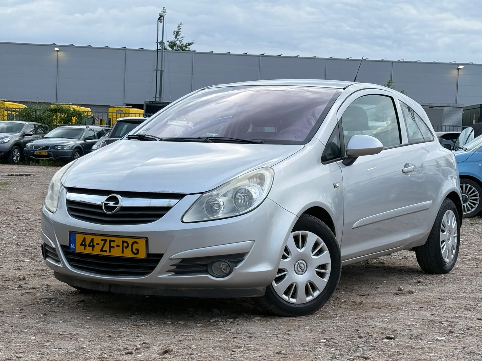 Opel Corsa (2008) — foto 1